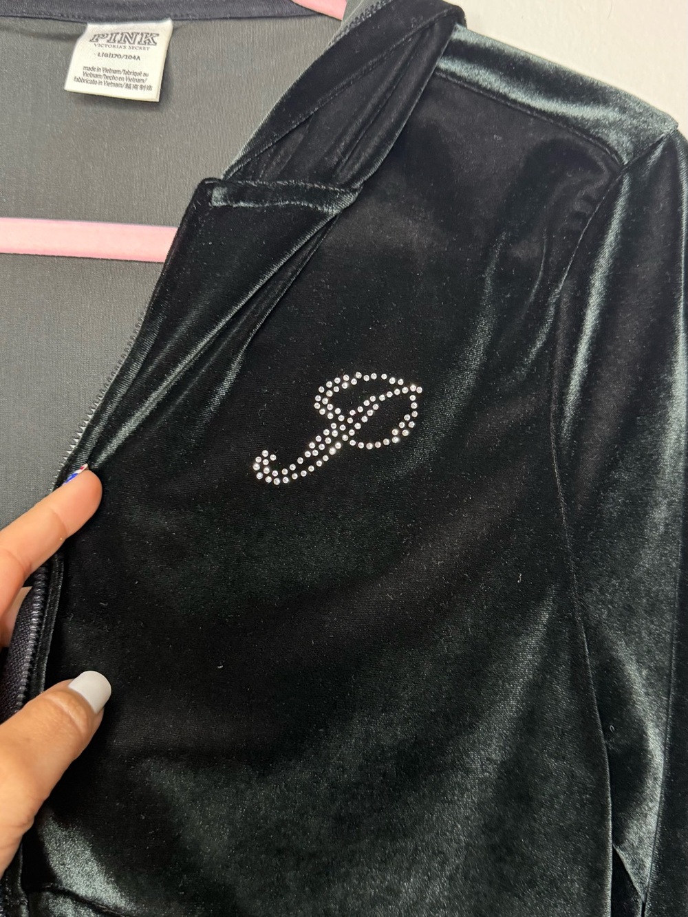 🖤✨ PINK Victoria’s Secret Velour Cropped Zip Hoodie – Black – Y2K ✨🩶 - Picture 3 of 4